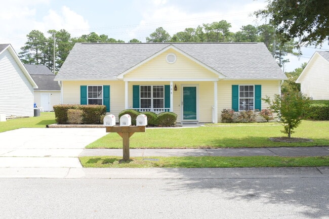 708 Tabor Ln in Wilmington, NC - Building Photo - Building Photo