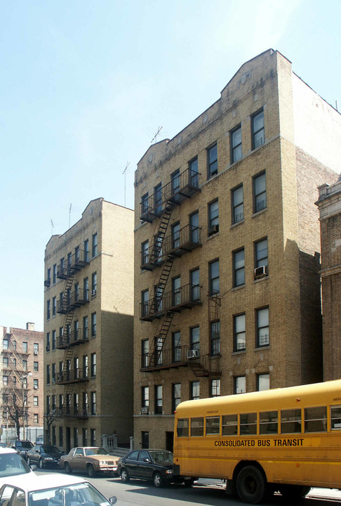 2440 Tiebout Ave in Bronx, NY - Building Photo