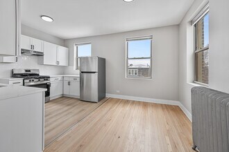 7520 N Seeley Ave, Unit 3E in Chicago, IL - Foto de edificio - Building Photo