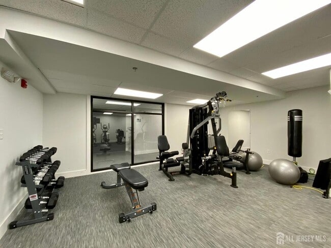 22 Center St, Unit 205 in Metuchen, NJ - Building Photo - Building Photo