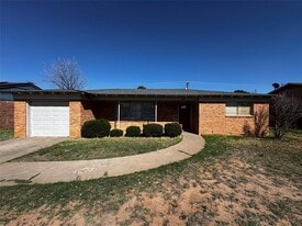 1104 Delmar St in Midland, TX - Building Photo