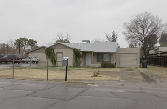 2402 W Hayward Ave in Phoenix, AZ - Building Photo - Building Photo