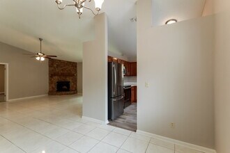 8228 Honeysuckle Ln in Jacksonville, FL - Building Photo - Building Photo