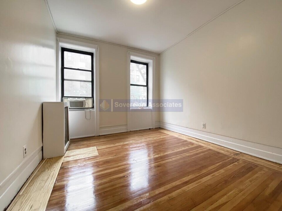 182 Claremont Ave in New York, NY - Building Photo