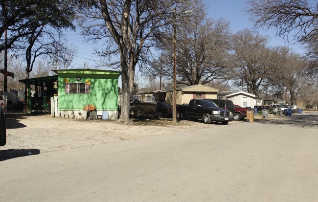 Woodview in Austin, TX - Building Photo - Building Photo