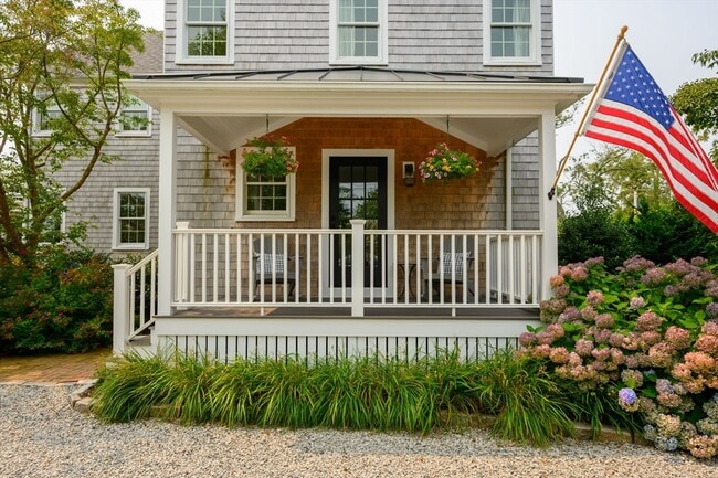 28 Bridge Ave in Scituate, MA - Foto de edificio - Building Photo