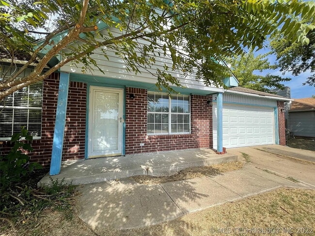 200 E Laredo Pl in Broken Arrow, OK - Building Photo - Building Photo