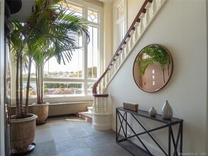 10 Bluewater Hill S in Westport, CT - Building Photo - Building Photo