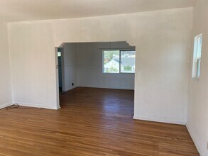 800 N Mansfield Ave in Los Angeles, CA - Building Photo - Building Photo