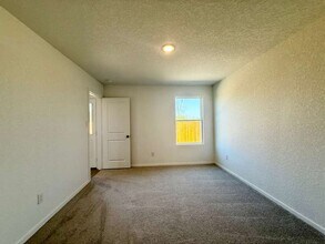 10319 Munoz Mnr in San Antonio, TX - Building Photo - Building Photo