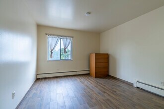 323 Packard St in Ann Arbor, MI - Building Photo - Interior Photo