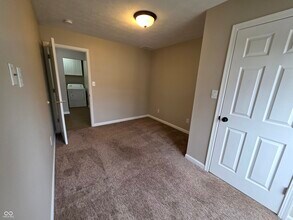 1856 Copeland Farms Dr in Greenfield, IN - Building Photo - Building Photo