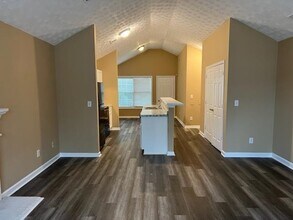 5200 Alexander St in Union City, GA - Building Photo - Building Photo