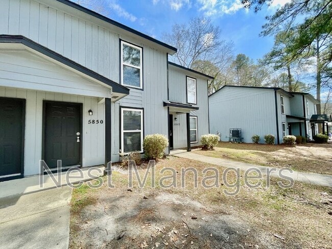 5850 Aftonshire Dr in Fayetteville, NC - Building Photo - Building Photo