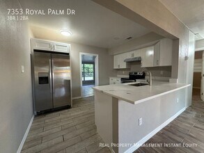 7353 Royal Palm Dr in New Port Richey, FL - Building Photo - Building Photo