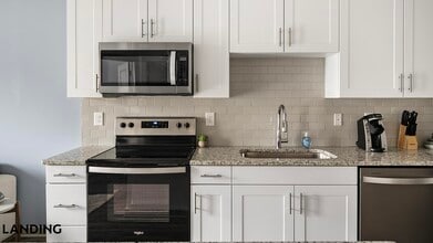 2165 Nolensville Pk in Nashville, TN - Foto de edificio - Building Photo