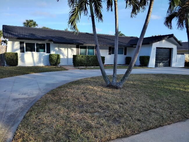 12938 Ellison Wilson Rd in North Palm Beach, FL - Foto de edificio - Building Photo