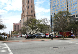 YOO on Peachtree in Atlanta, GA - Foto de edificio - Building Photo