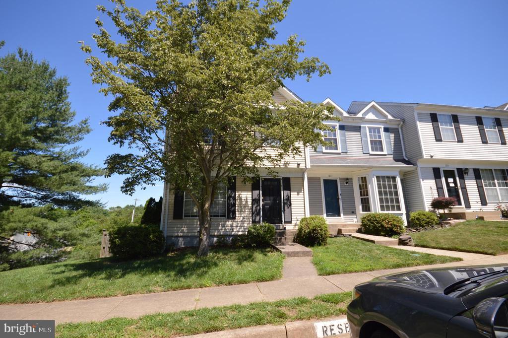 101 Aston Ct in Stafford, VA - Building Photo