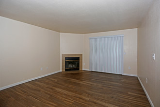 Wind Chase Apartments in Sacramento, CA - Building Photo - Interior Photo