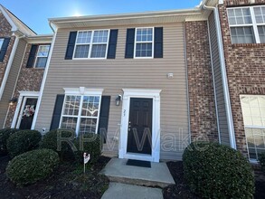 23 Suncrest Ct in Durham, NC - Foto de edificio - Building Photo