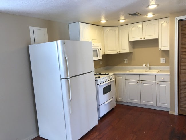 533 15th Ave in Silvis, IL - Foto de edificio - Building Photo