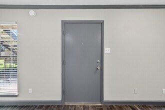 8931 Gaylord Dr in Houston, TX - Building Photo - Building Photo