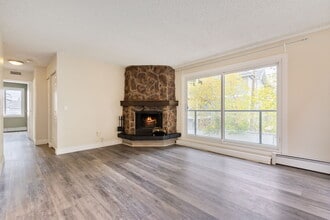 2414-214A 14a St SW in Calgary, AB - Building Photo - Building Photo