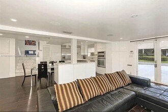 2413 Nassau Ln in Fort Lauderdale, FL - Building Photo - Building Photo