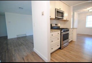 7 Louisburg Square in Nashua, NH - Building Photo - Building Photo