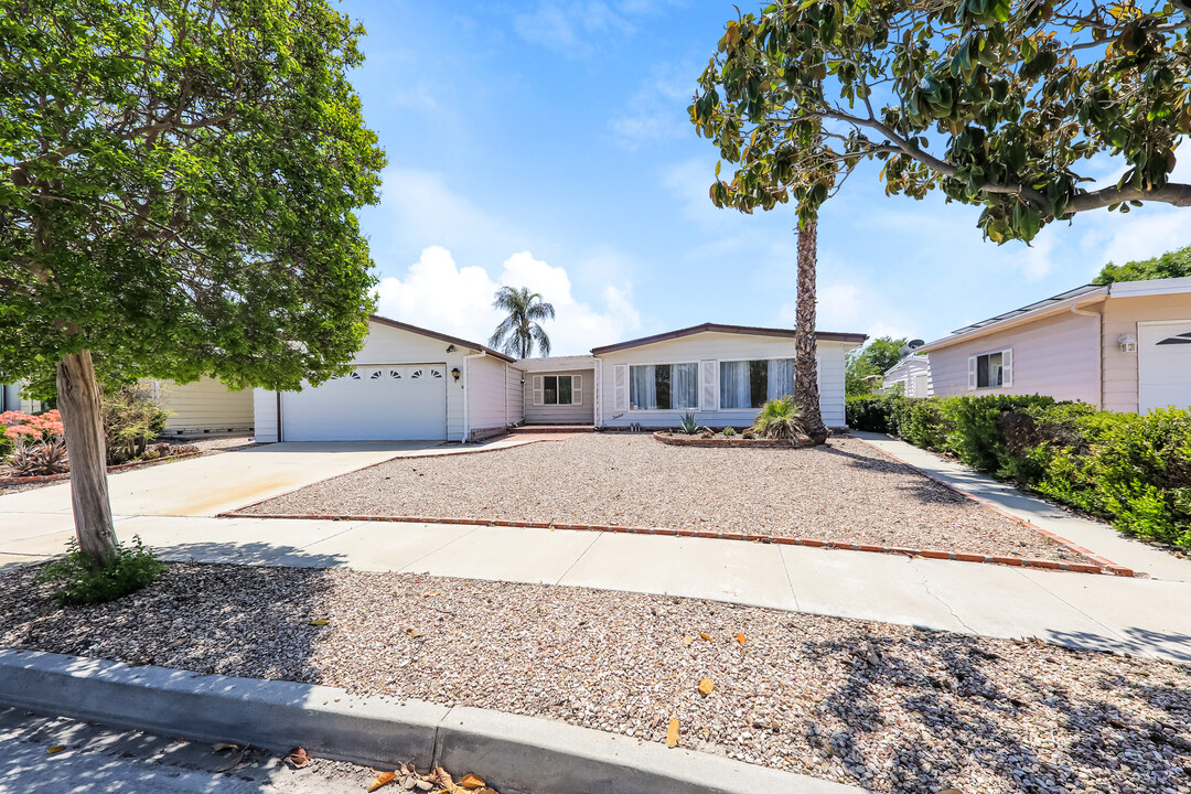 2953 Manzanita Way in Hemet, CA - Building Photo