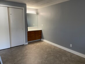 2826 E Thomas Ave-Unit -APT 1 in Terre Haute, IN - Foto de edificio - Building Photo