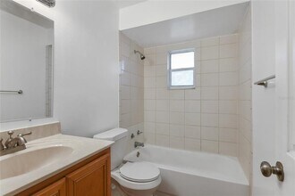 408 N Rosland Dr in Kissimmee, FL - Building Photo - Building Photo