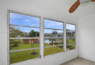 6650 Royal Palm Blvd in Margate, FL - Building Photo - Building Photo