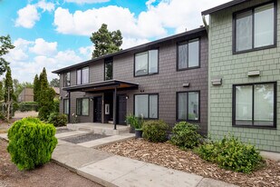 Pacific Crest in Silverton, OR - Building Photo