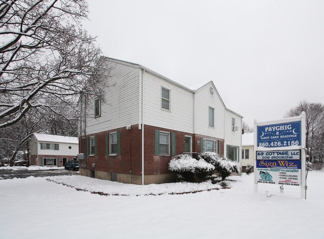 452 East St in Plainville, CT - Building Photo - Building Photo