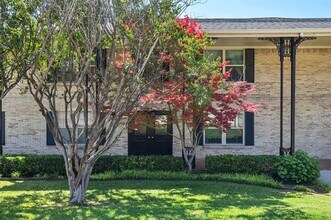 7718 Royal Ln in Dallas, TX - Building Photo - Building Photo