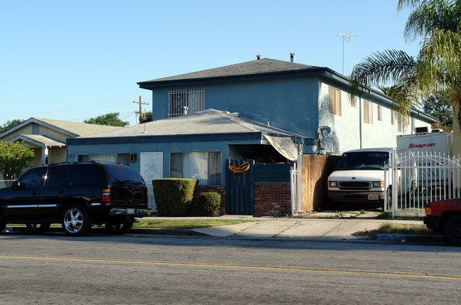 553 Hyde Park Pl in Inglewood, CA - Building Photo - Building Photo