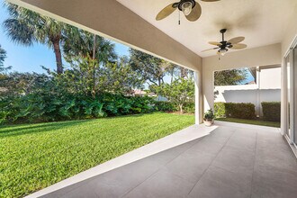 8308 Rosalie Ln in Wellington, FL - Building Photo - Building Photo