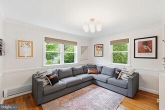 8007 Wildwood Dr in Takoma Park, MD - Building Photo - Building Photo