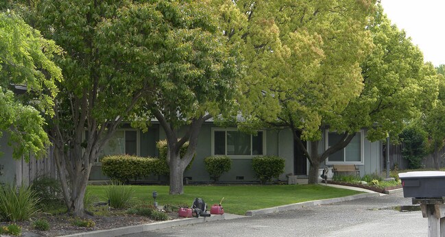 2819-2831 East Ave in Livermore, CA - Building Photo - Building Photo