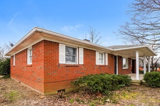 2389 Mt Eden Rd in Shelbyville, KY - Building Photo - Building Photo