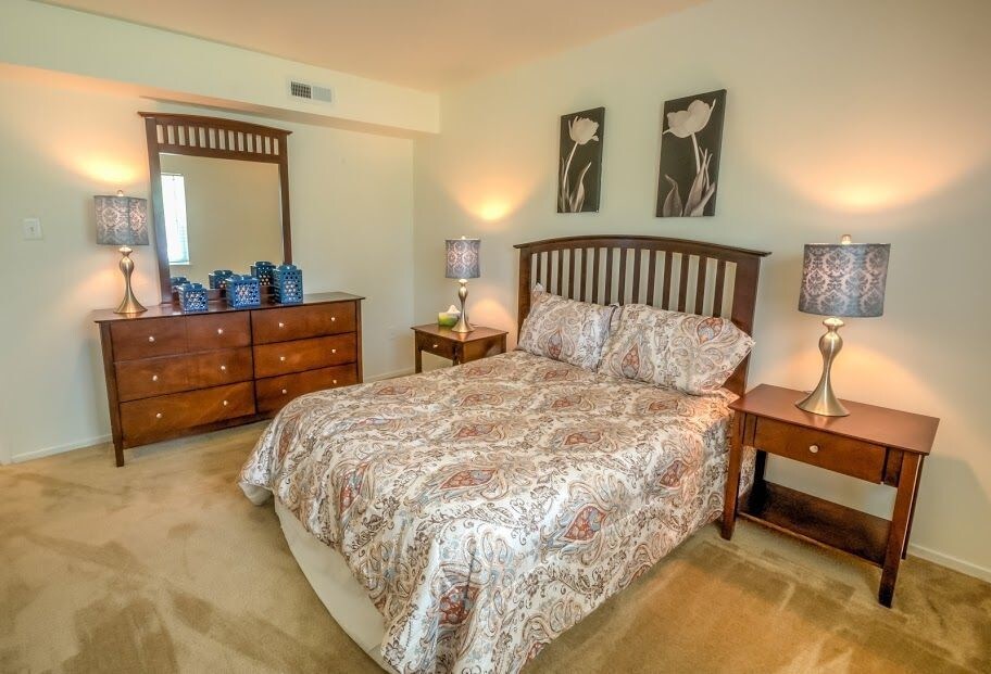 Foxwood Manor Apartments in Levittown, PA