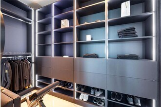 650 NE 32nd St in Miami, FL - Building Photo - Building Photo