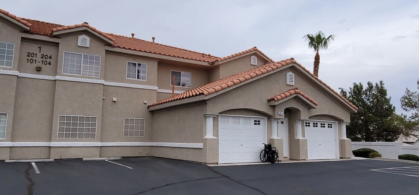 3327 Erva St in Las Vegas, NV - Building Photo