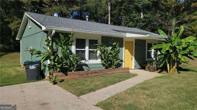 2641 Connally Dr in East Point, GA - Building Photo - Building Photo