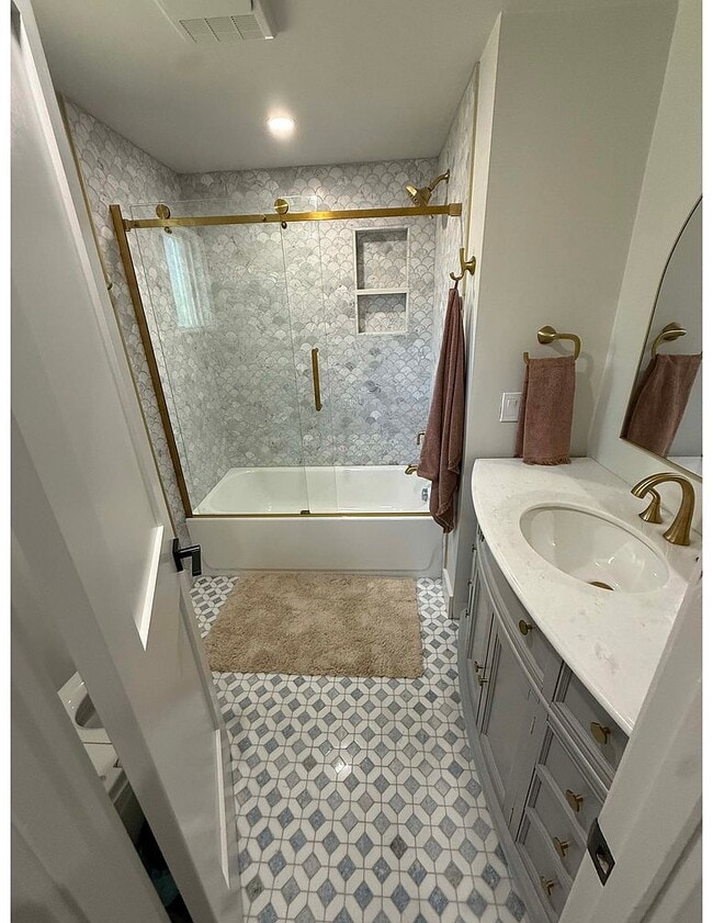 4083 SW Dickinson St in Portland, OR - Building Photo - Building Photo