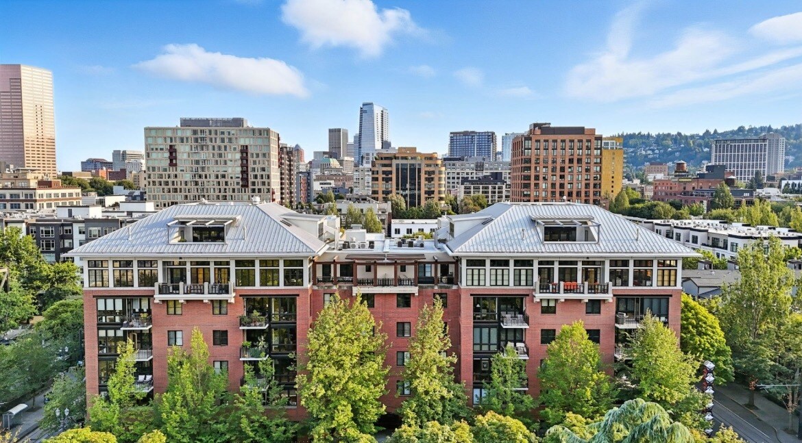 1030 NW Johnson St in Portland, OR - Building Photo