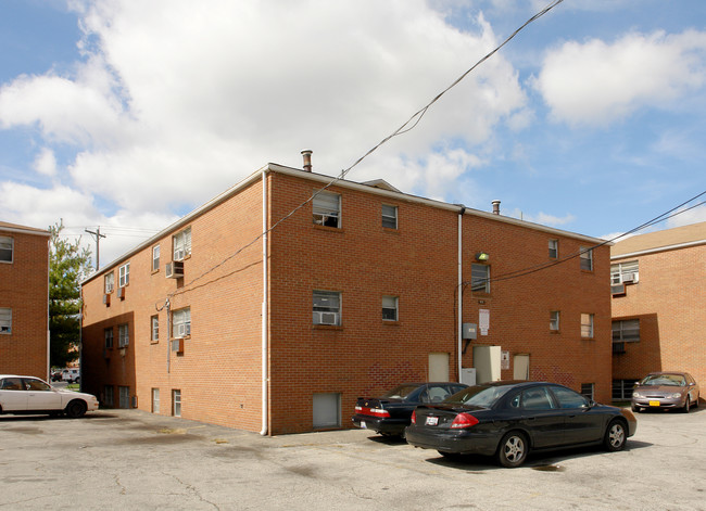 3682 Cleveland Ave in Columbus, OH - Foto de edificio - Building Photo