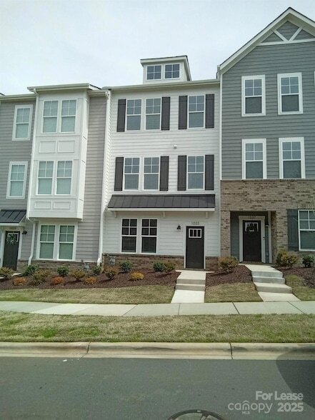 property at 1033 Naples Dr